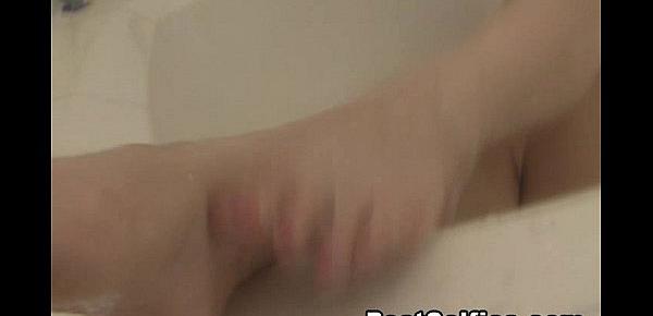  Rachel Shows Her Wet Nude Sexy Body In Bathtub